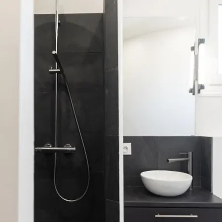 Bright 40M Refurbished Near Paris Апартаменты *