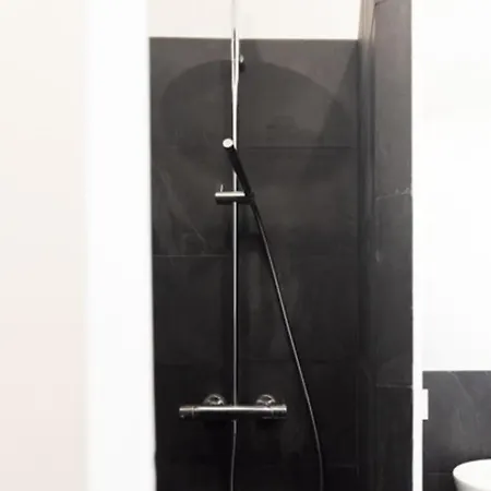 Bright 40M Refurbished Near Paris * Клиши